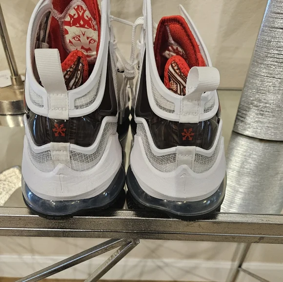 New Nike LeBron 19 XIX Sketch Sz10 Basketball Shoes White Red Black CZ…